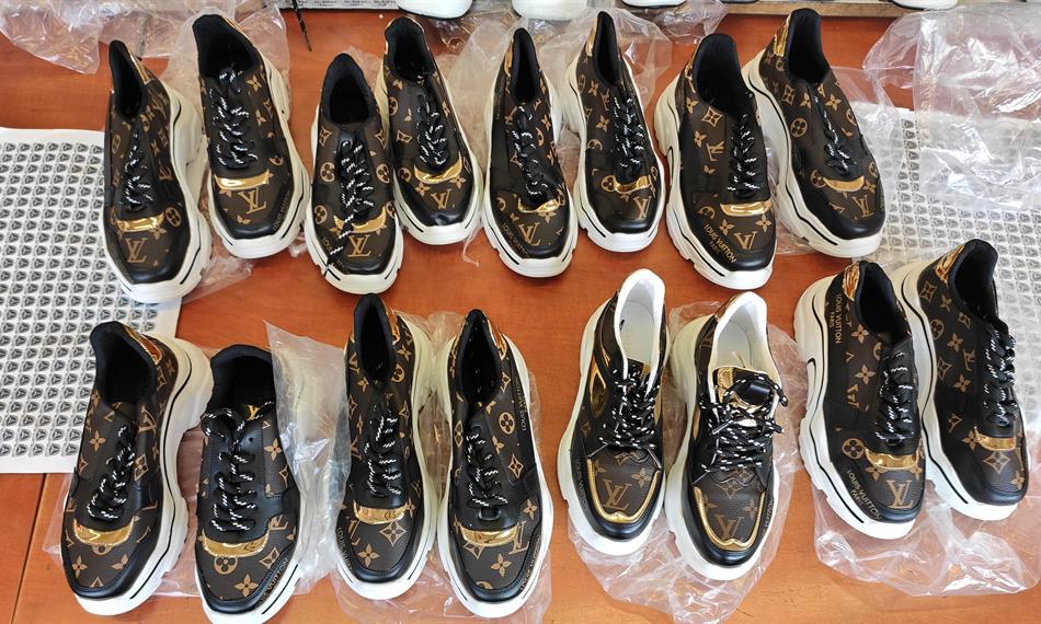 2020-8-26-922boty  LV  .jpg